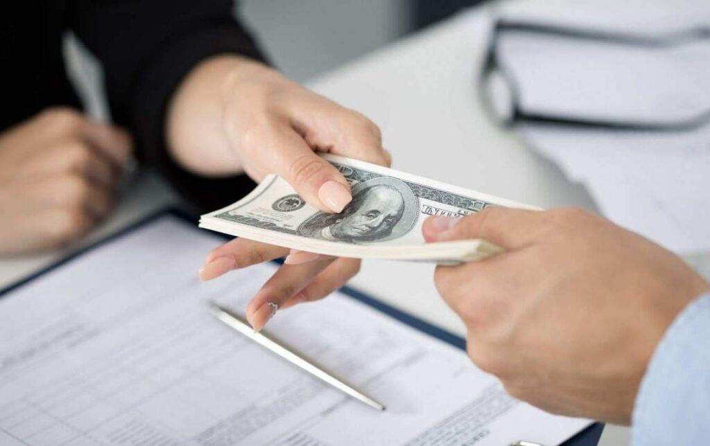 Vay thấu chi là gì? Có nên vay thấu chi ngân hàng không? 5 dac diem vay thau chi