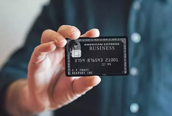 thẻ tín dụng đen là gì