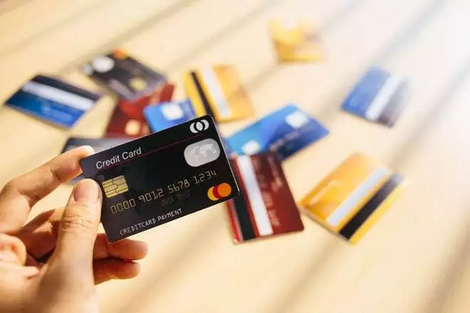 mở thẻ tín dụng bằng cách căn cứ vào tài khoản thanh toán