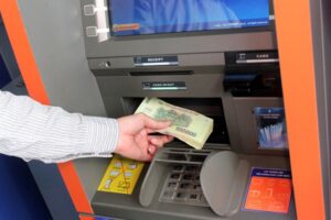 cách nạp tiền vào thẻ ATM