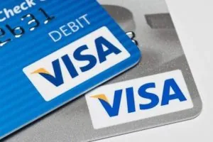 thẻ visa debit là gì