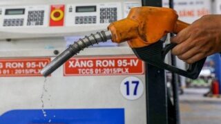 Việt Nam chi một khoảng "khủng" để nhập khẩu xăng dầu