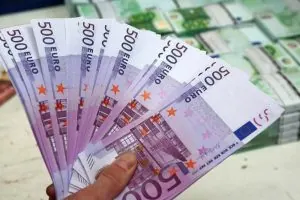 Giá ngoại tệ ngày 8/4: Đồng Euro đồng loạt giảm tại các ngân hàng