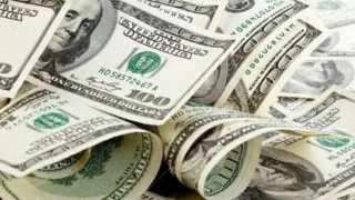 Giá ngoại tệ ngày 27/8: Đồng bạc xanh tiếp tục tăng giá