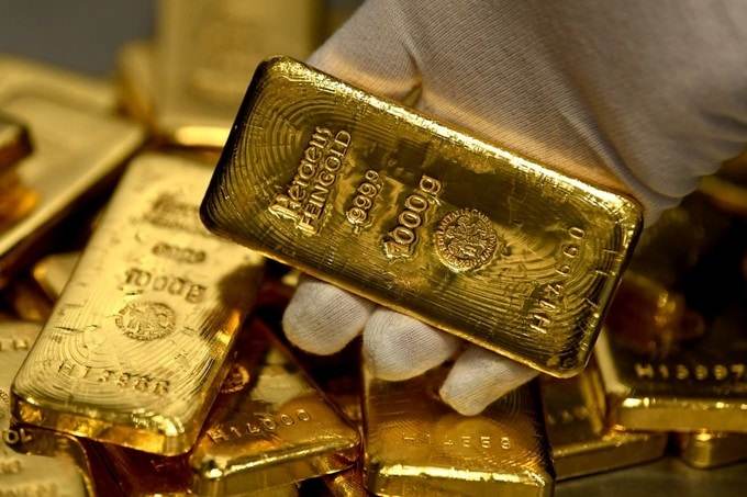 Giá vàng thế giới giảm xuống mức thấp nhất trong 1 tháng qua
