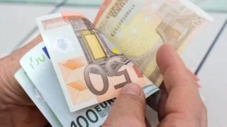 Giá ngoại tệ ngày 25/8: Euro tiếp tục tăng giá