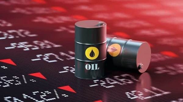 Giá xăng dầu ngày 22/8: Dầu thô chưa dừng đà giảm