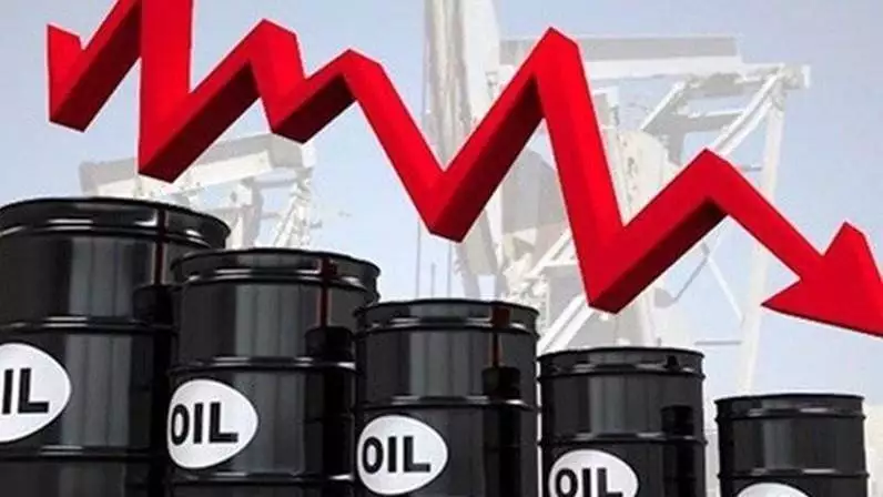 Giá xăng dầu ngày 16/9: Dầu thô tiếp tục lao dốc