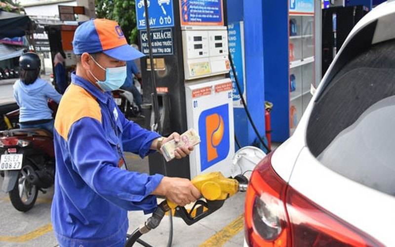 Điều chỉnh giá xăng dầu: Giá xăng dầu tiếp tục giảm mạnh