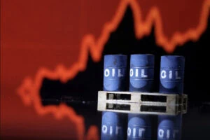 Giá xăng dầu ngày 28/10: Dầu thô liên tục trượt giá