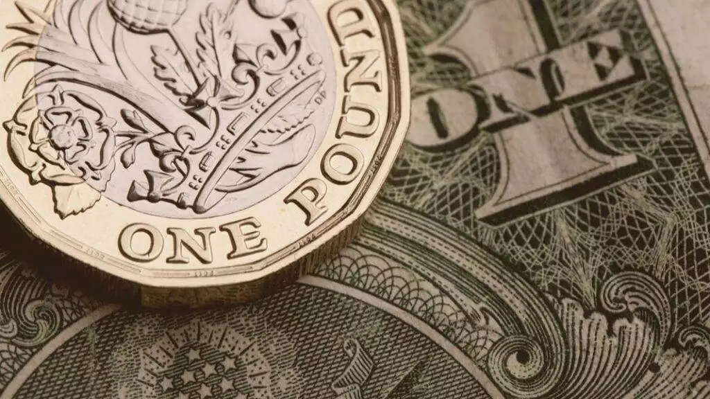 Đồng bảng Anh tăng so với đồng đô la đang giảm giá