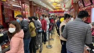 Có nên mua vàng vào ngày vía Thần Tài không?
