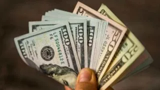 Giá ngoại tệ ngày 20/1: Đồng USD gặp khó khăn