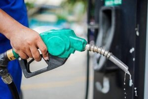 Giá xăng dầu trong nước đồng loạt giảm vào ngày 21/2