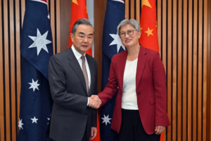 Ngoại trưởng Trung Quốc Vương Nghị gặp Ngoại trưởng Úc Penny Wong tại Tòa nhà Quốc hội ở Canberra hôm thứ Tư