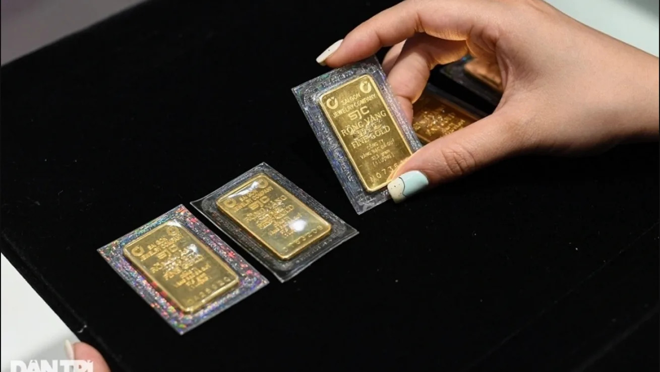 Giá vàng miếng SJC 22/5 lao dốc sau phiên đấu thầu vàng lần 8 1 gia vang mieng sjc 22 05 2024