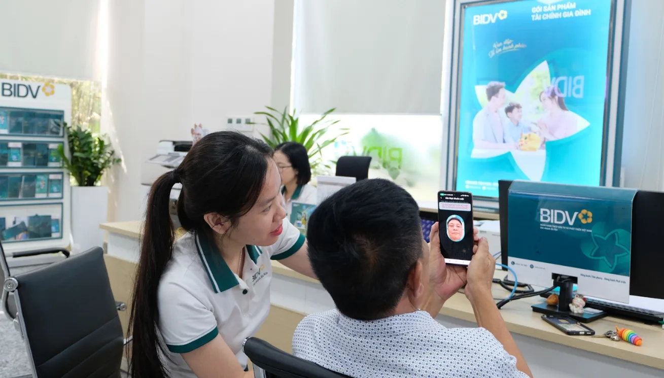 Hướng dẫn cập nhật sinh trắc học BIDV cho người ở nước ngoài 2 huong dan cap nhat sinh trac hoc bidv