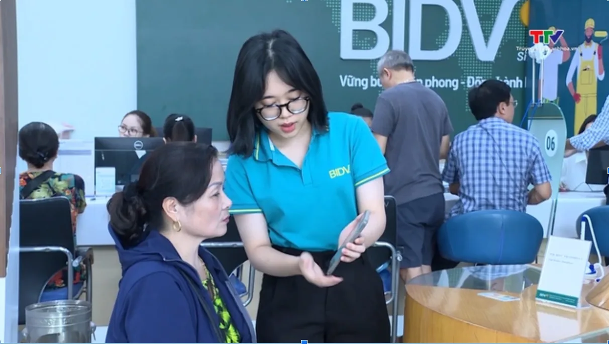 Hướng dẫn cập nhật sinh trắc học BIDV cho người ở nước ngoài 4 thuc hien giao dic bang sinh trac hoc