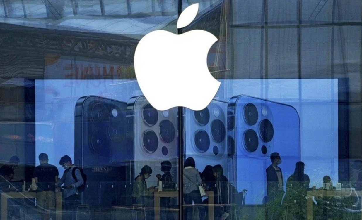 Apple thoát hiểm phút chót trước “cơn bão thuế quan” từ Mỹ 2 apple tranh thue quan my