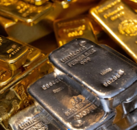 Giá vàng 04/08 ổn định trước tuần lễ dữ liệu lao động Mỹ 23 gia bac tang manh hon vang trong nam 2025